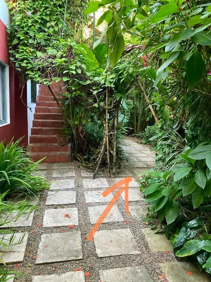 'Frida House' One Bedroom Apartment With Garden キャバレテ