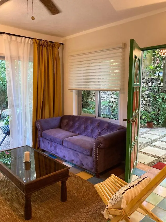 'Frida House' One Bedroom Apartment With Garden キャバレテ