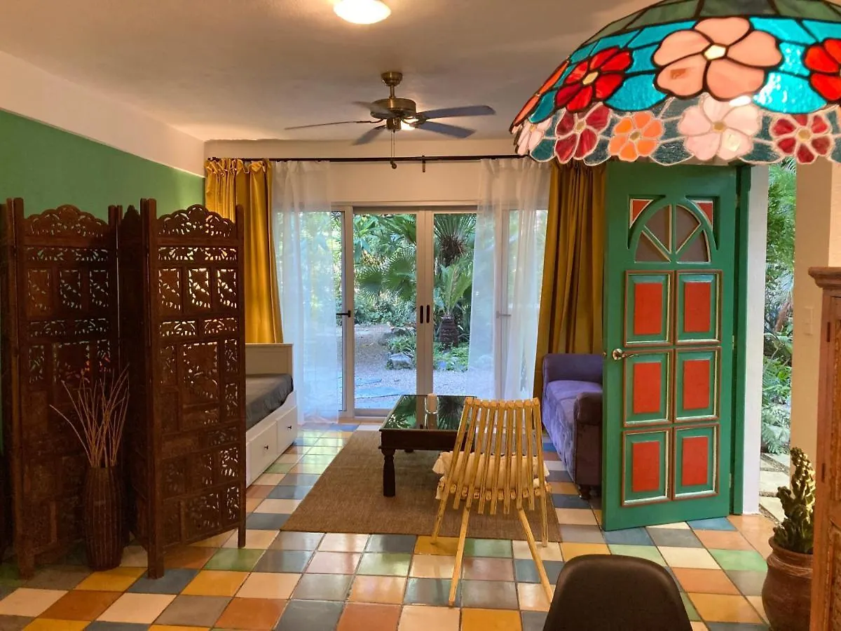 'Frida House' One Bedroom Apartment With Garden キャバレテ 0*,