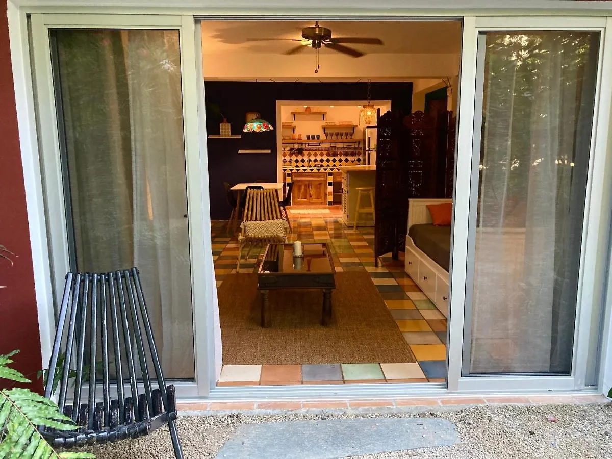 'Frida House' One Bedroom Apartment With Garden キャバレテ