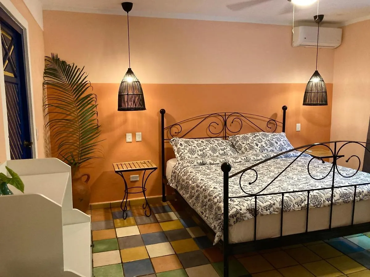 'Frida House' One Bedroom Apartment With Garden キャバレテ