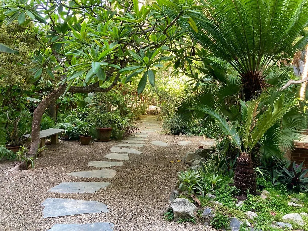 'Frida House' One Bedroom Apartment With Garden キャバレテ