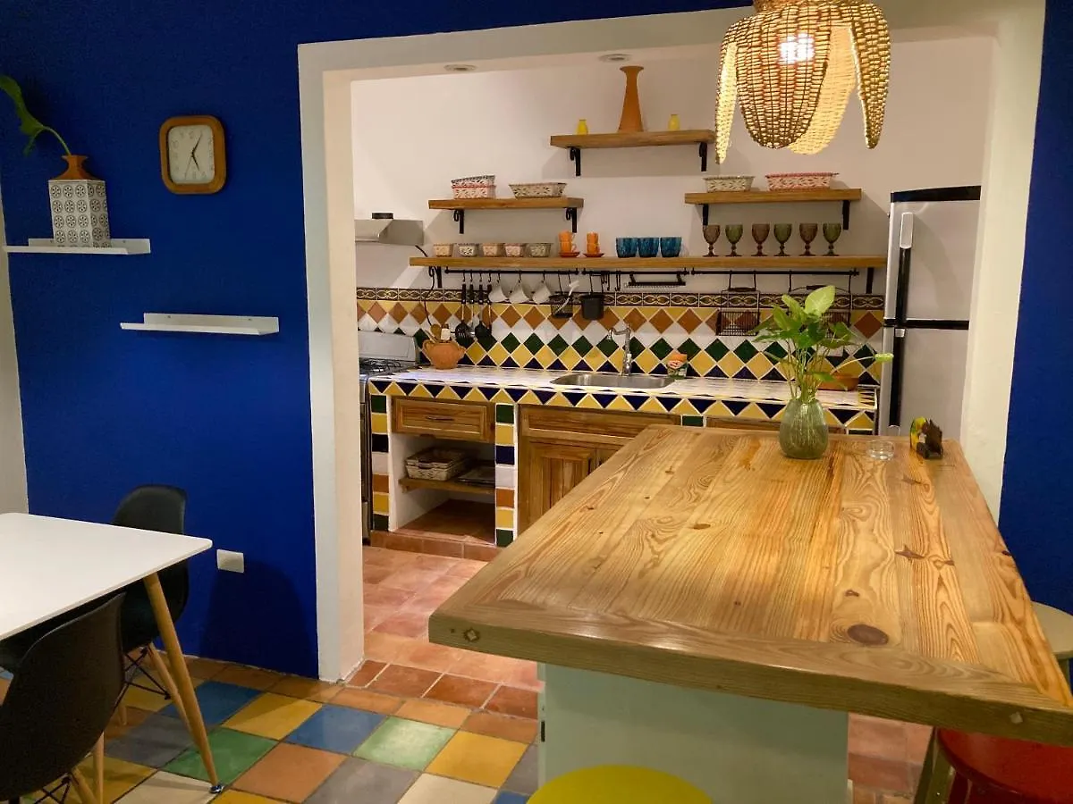 'Frida House' One Bedroom Apartment With Garden キャバレテ